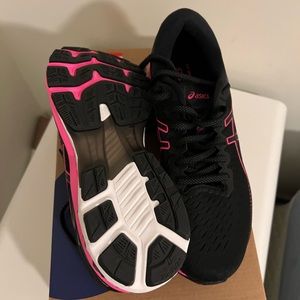 ASICS Gel Kayano 27, Black/Pink, Size 9.5